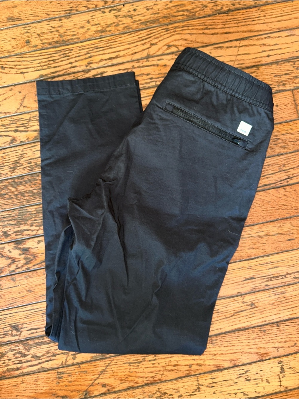 Vuori women’s gray Performance Jogger Pants new with tags - Picture 3 of 6